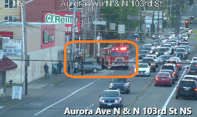Va chạm trên Aurora ave n ngay phía nam của N 105