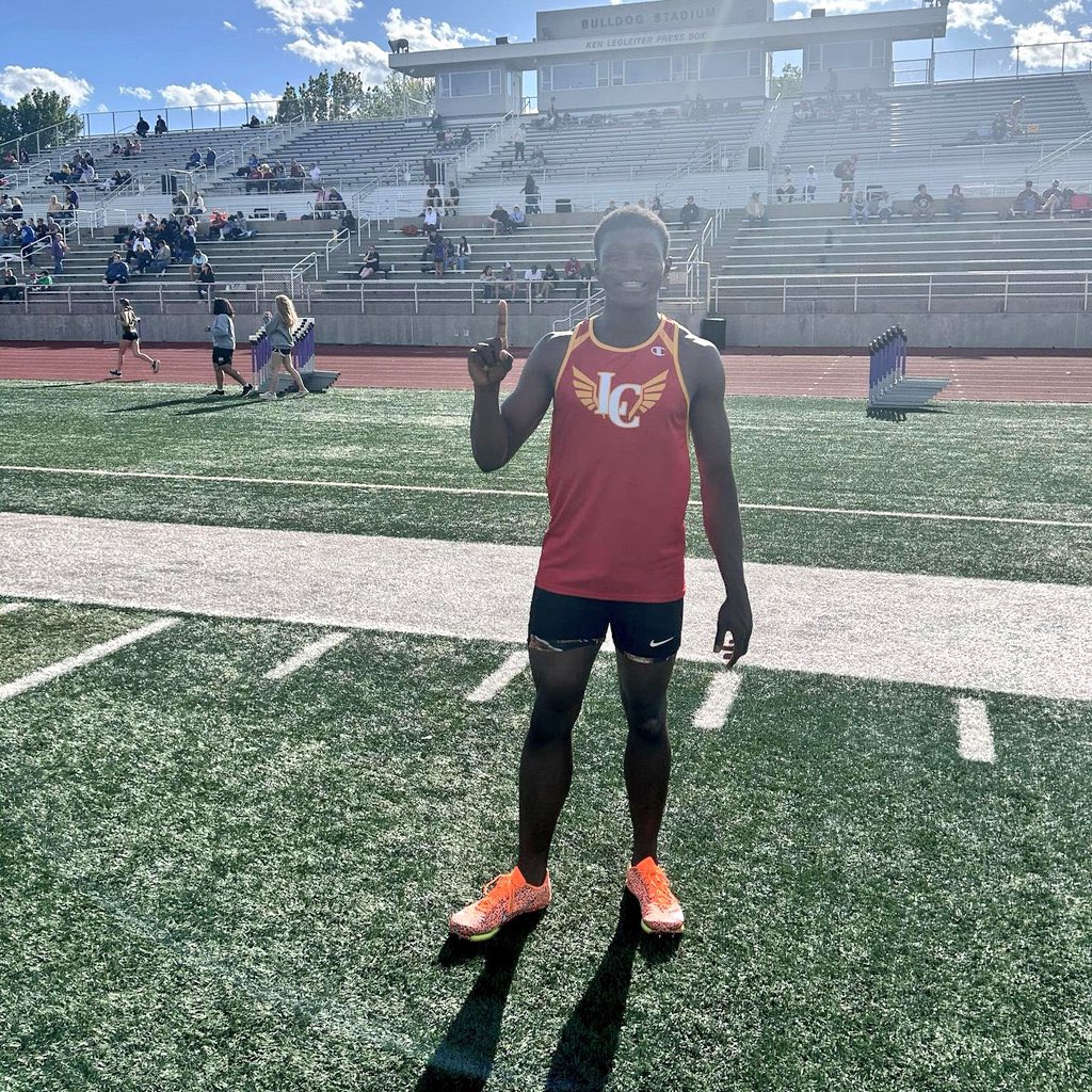 I Just broke my 100 meter and 200 meter ONCE AGAIN!!! 

With an amazing 10.76 &amp; a blazing 21.87
I am Super proud of all my boys today  for coming in 3rd as a team against big 6A schools!