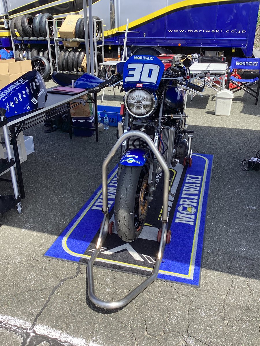 いよいよ始まりました、
2025鉄馬withベータチタニウム。
応援よろしくお願いいたします。
お近くの方、是非ご来場ください。

#モリワキ
#モリワキレーシング
#鉄馬
#MORIWAKI
#HSR九州