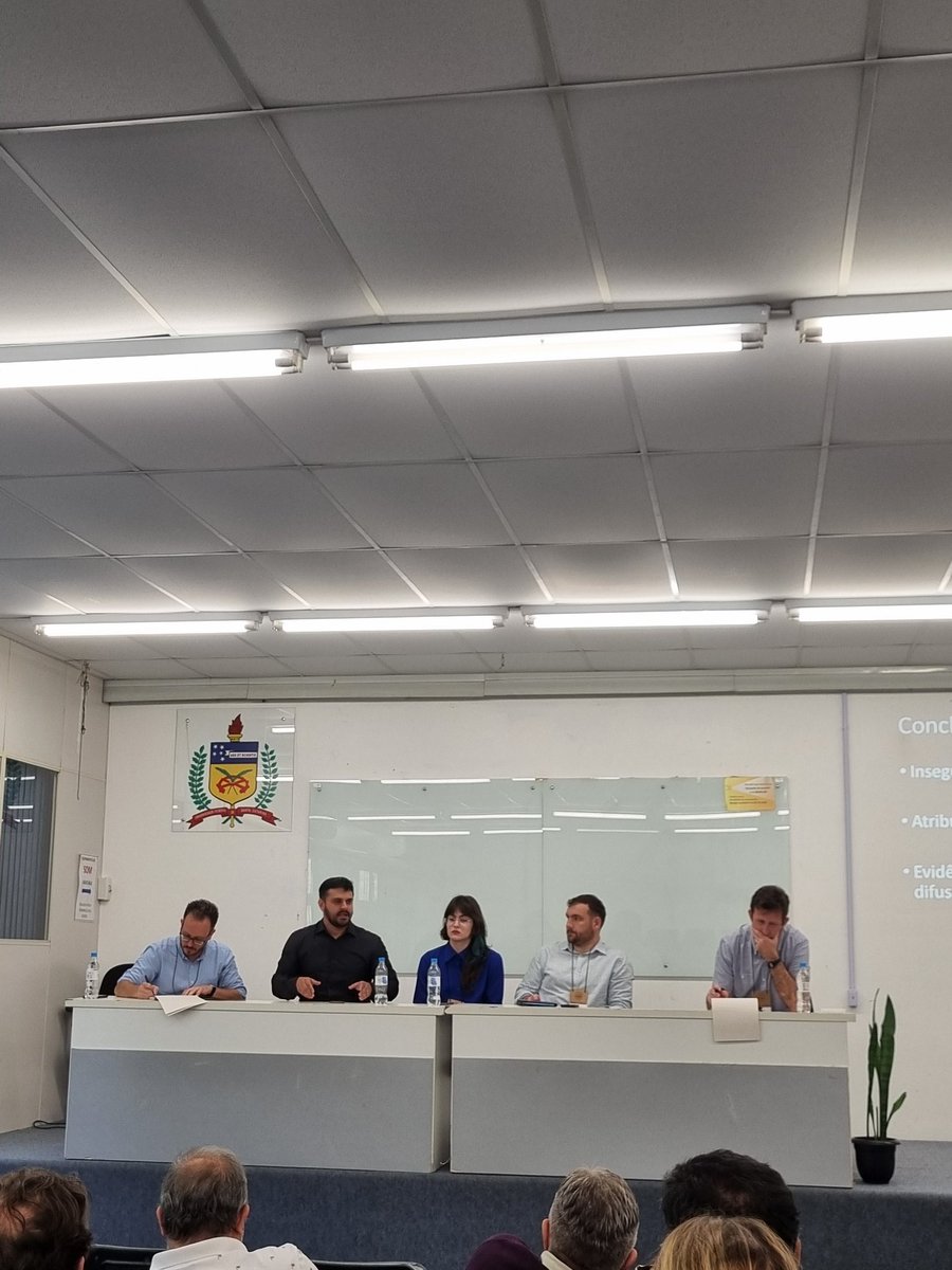 Nós do grupo de pesquisa VOX da Universidade Federal de São Carlos, marcamos presença no congresso da <a href="/WaporLatam/">WAPOR Latinoamérica</a> que ocorreu na cidade de Florianópolis  - SC. Tivemos a oportunidade de compartilhar com muitos colegas nossos trabalhos produzidos e em andamento!!