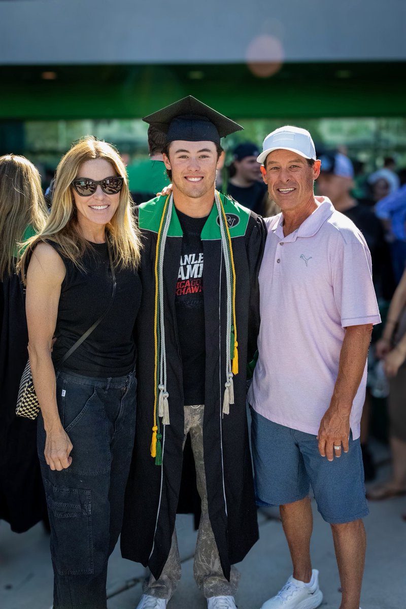 Gregg_Jefferies's tweet image. Senior graduation walk thru today. Didn’t think it would hit me like it did 😢
