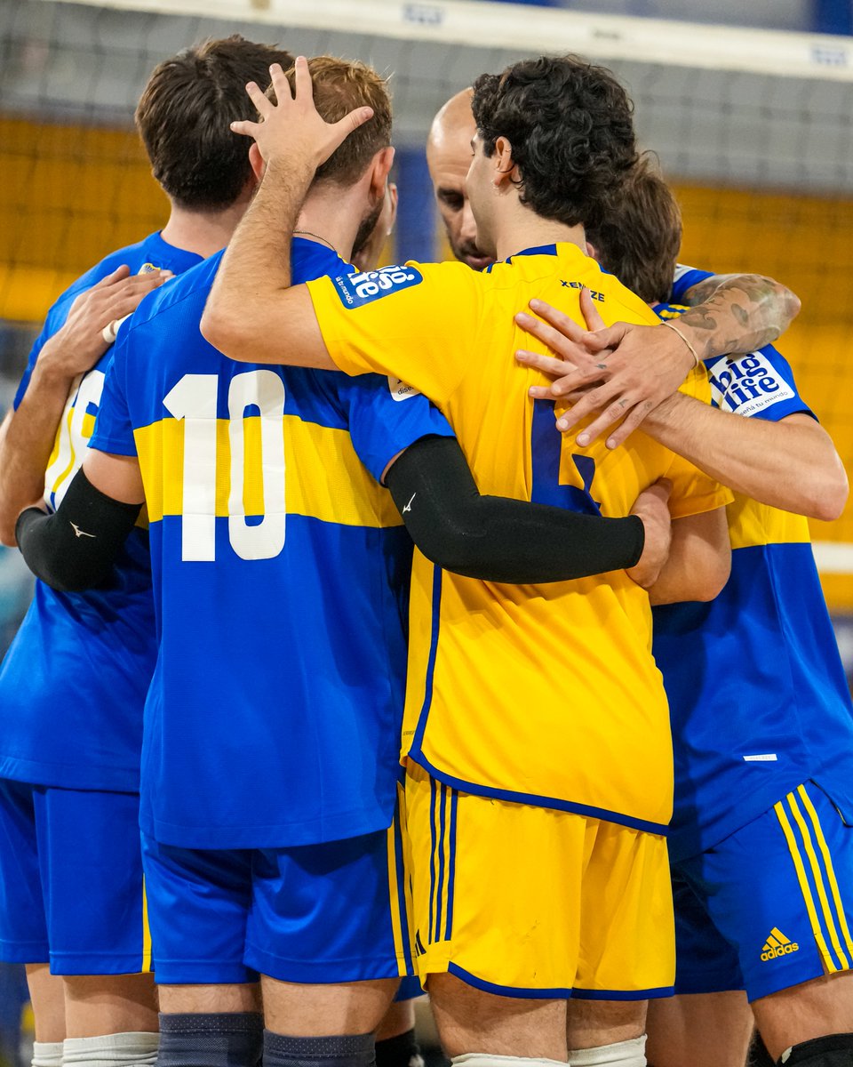 #DHM 🏐

¡𝗙𝗶𝗻𝗮𝗹 𝗱𝗲𝗹 4⃣° 𝘀𝗲𝘁!

#Boca 17 - Ferro 25

No pudo el Xeneize ante el equipo de Caballito y cayó por 1-3 en el Polideportivo Quinquela Martin. 

#DaleBoca 🔵🟡🔵