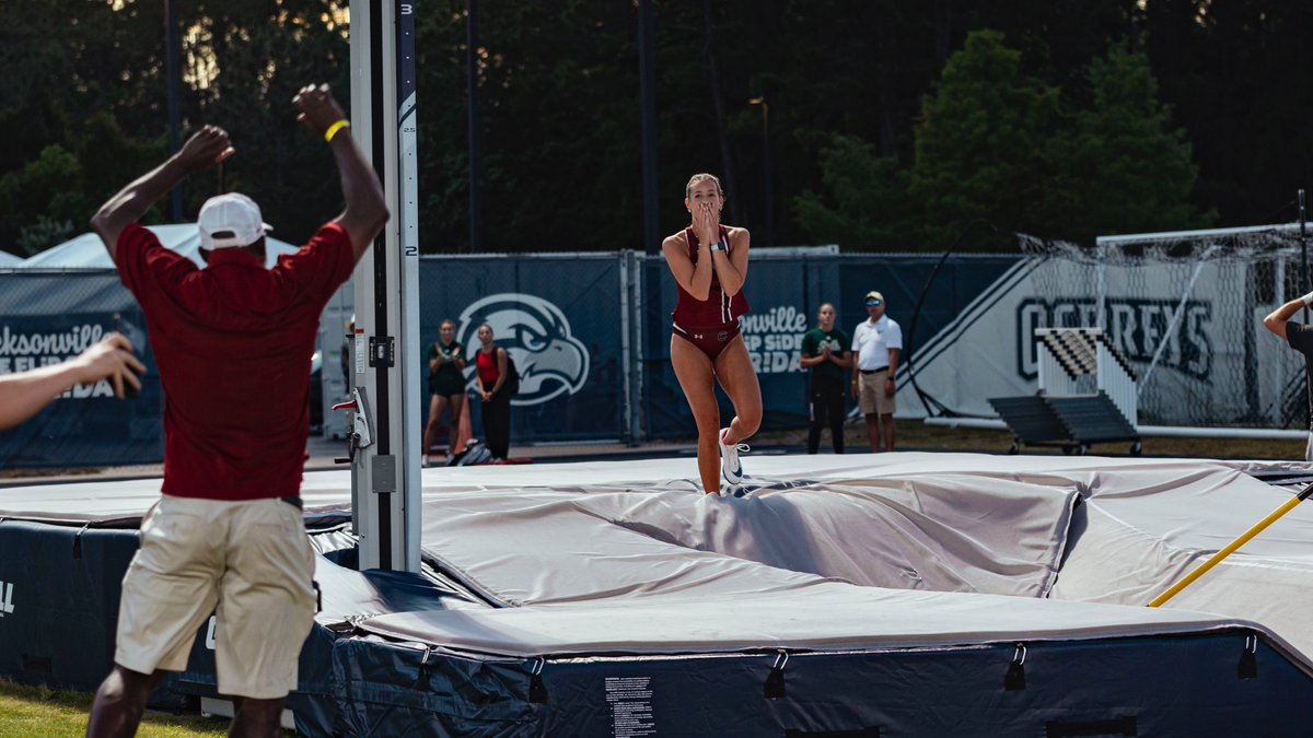 Couldn't think of a better way to kick off the final regular season meet! 

📰 tinyurl.com/3ky4bb45