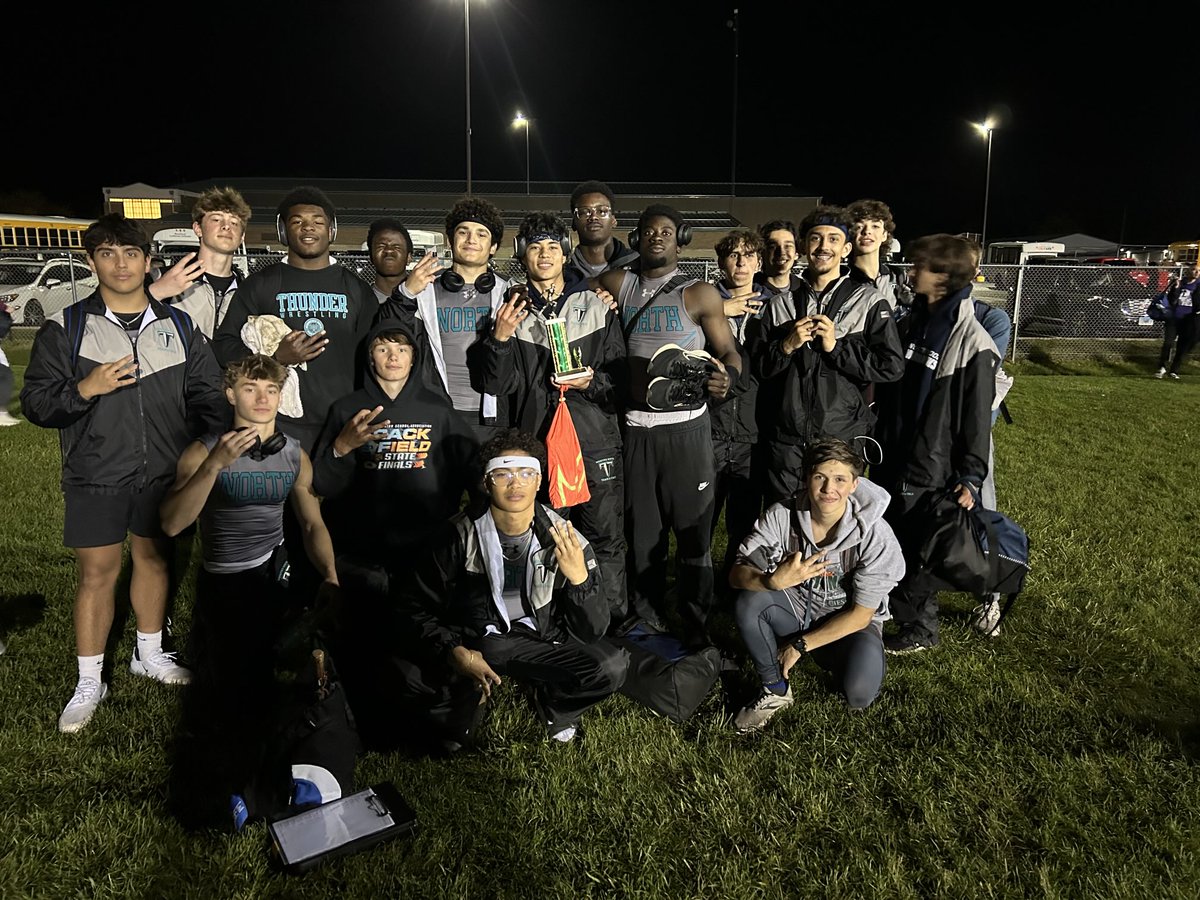 thunder_t_f's tweet photo. 3rd place finish at  the Oregon Hall of Fame Hawk Classic Invitational. https://t.co/4zK5GMQXh3