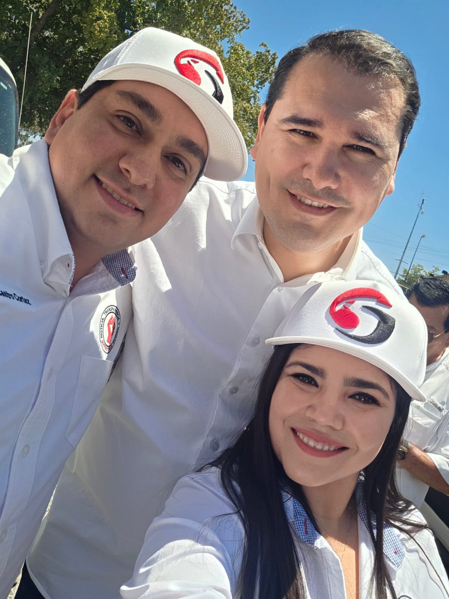 missacastro's tweet photo. Desfile en conmemoración del Día del Trabajo. #sutisssteson #fesoies. https://t.co/iosjuowduk