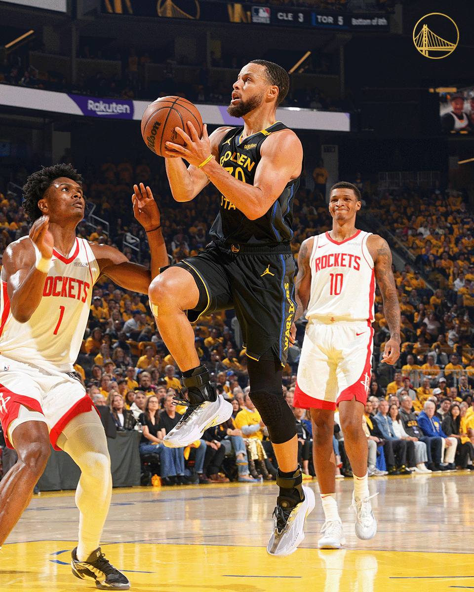warriors's tweet photo. 11-0 Dubs run 🗣️🗣️🗣️ https://t.co/qg2R5v1S8h