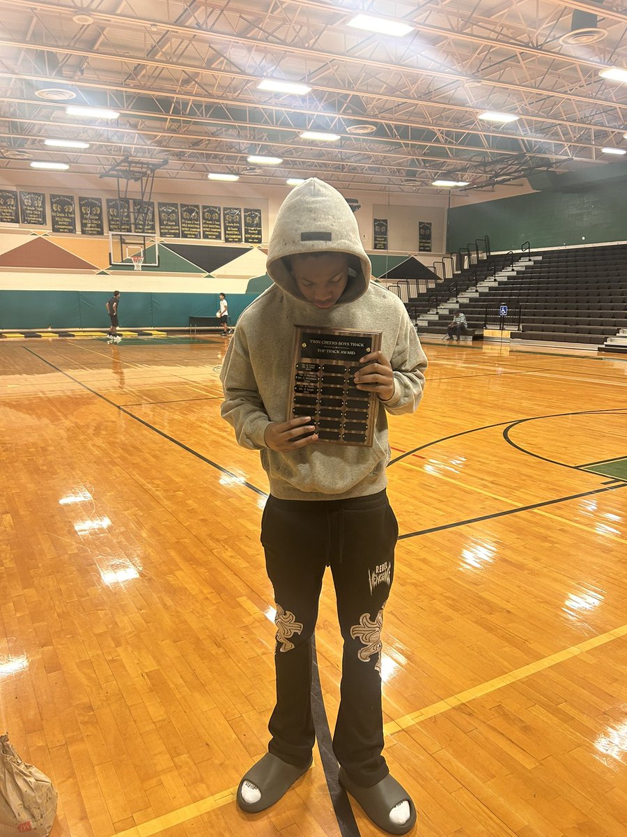 ayesampp's tweet image. Really blessed to win the top track athlete award #AGTG