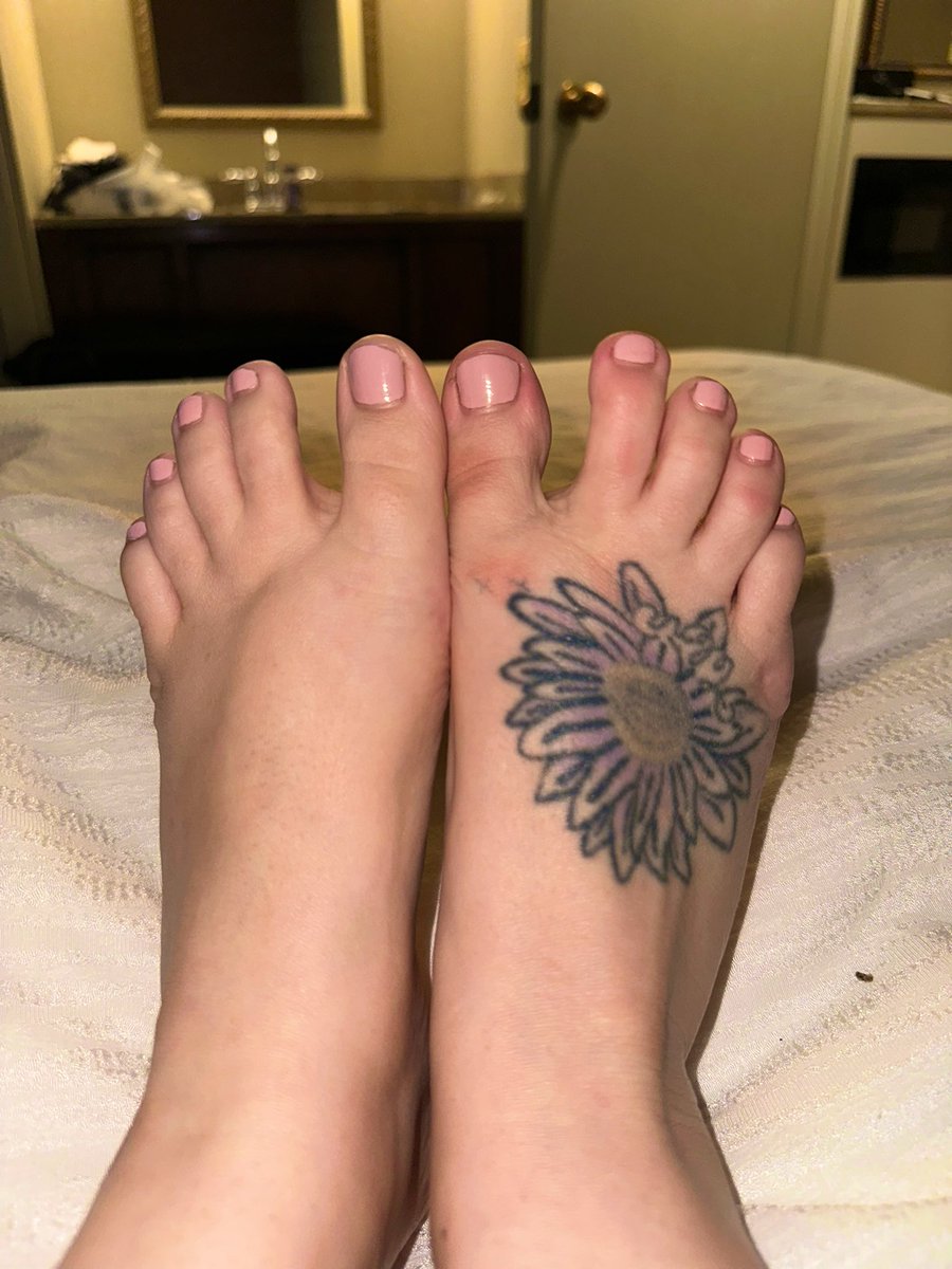 New Jersey you have been treating me well and it’s only the first day here 🦶🥰