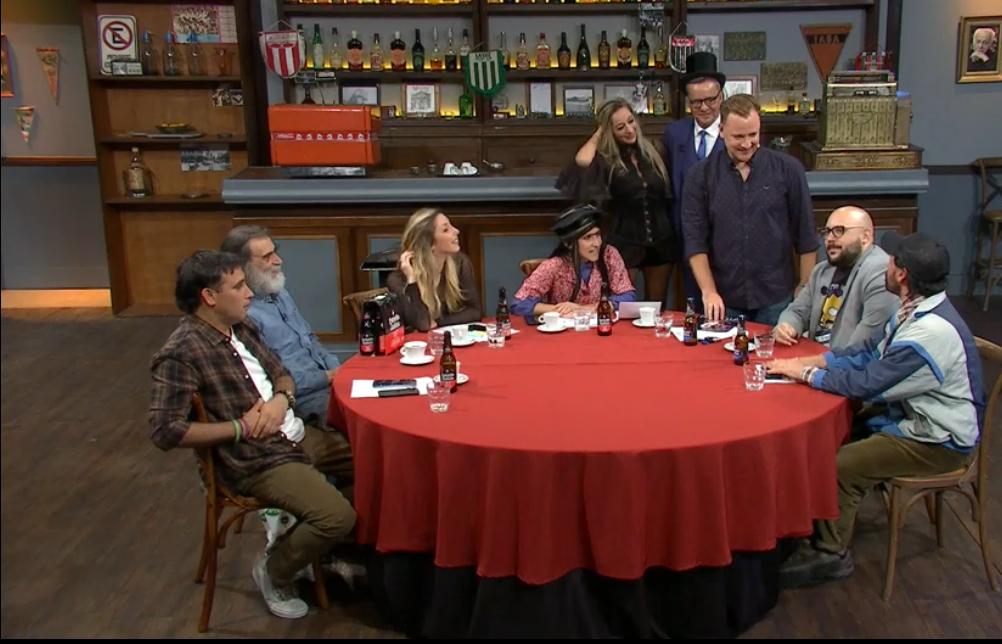¡Gracias a todos por acompañarnos! ¡Nos vemos el viernes con otro programa de POLÉMICA EN EL BAR! #PolémicaEnEl10