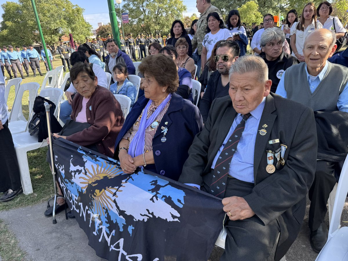 EvaAvilaSalta's tweet image. #SALTA #2deMayo 

➡️A 43 años del crucero ARA “General Belgrano”, 
Hoy y siempre la entrega de esos hombres que defendieron con su vida la soberanía de las Islas Malvinas #Jamas será #Olvidada 

.
.
#Prohibidolvidar #ARAGralBelgrano #MalvinasArgentinas #Familiares #Acto