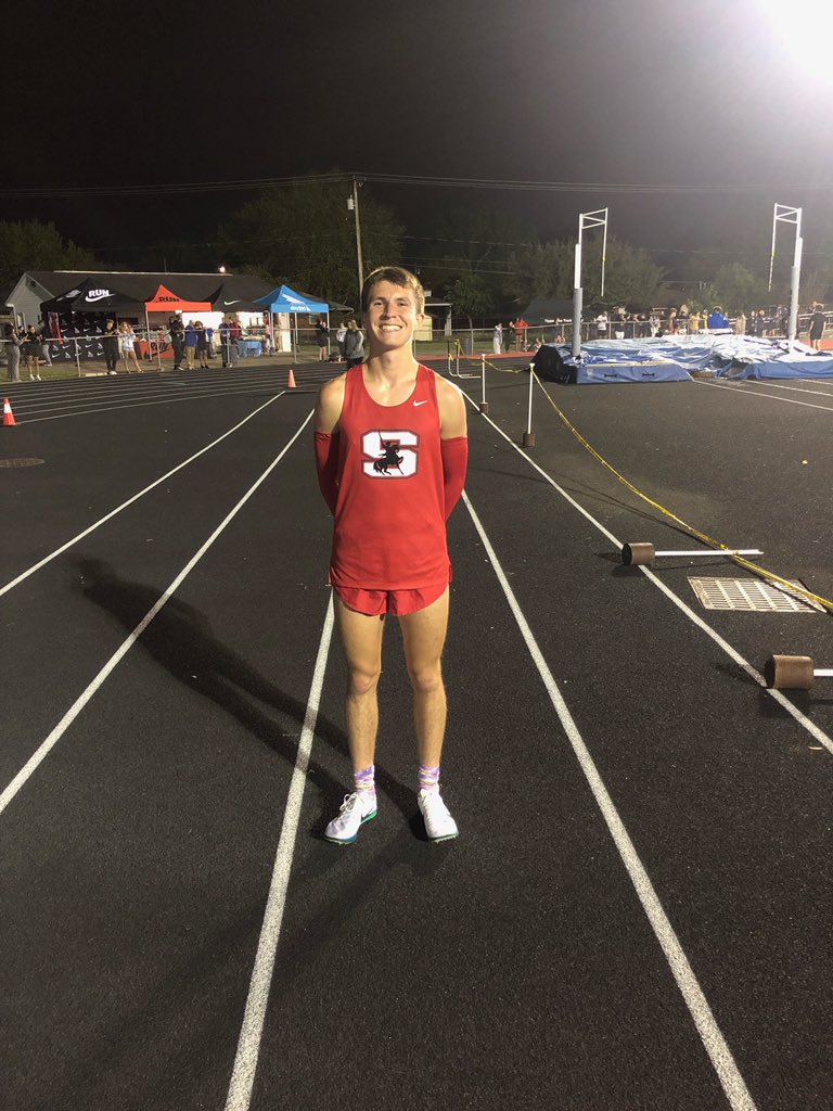 MrWalters225's tweet photo. The boys 3200 meter school record went down tonight! Tate Ruthers ran a 9:11.44 to break Luke Brown’s record of 9:15.79. This race was a 10 second PR for Tate which he ran last year to get 3rd in the D2 State Meet. https://t.co/j3CIkP05KR