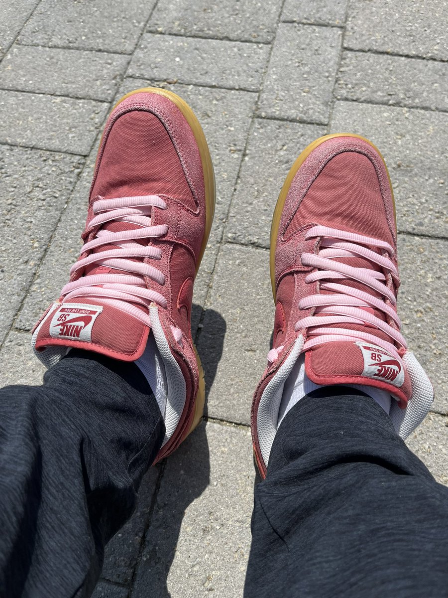 tonkatuduki's tweet photo. 今日スニ👟
Nike SB Dunk Low "Adobe"

ダムパークいばきた

CSEF × Nike SB Dunk Low Pro QS "White and Black"
スケショ&amp;SNKRS惨敗😭

#ゴールデンウィーク
#日本最長のつり橋 https://t.co/FVYCrjW6TN