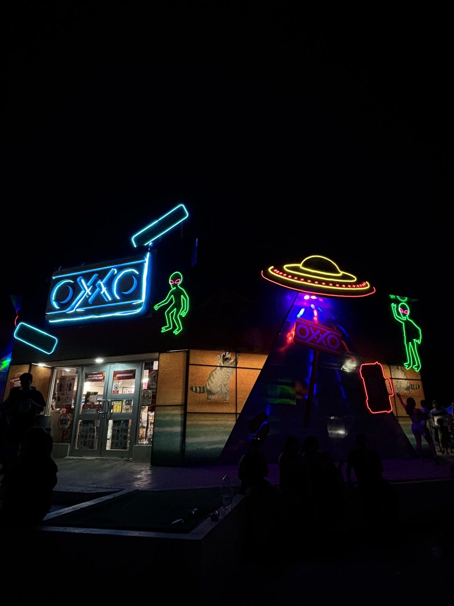 E🌙🩵 tweet media