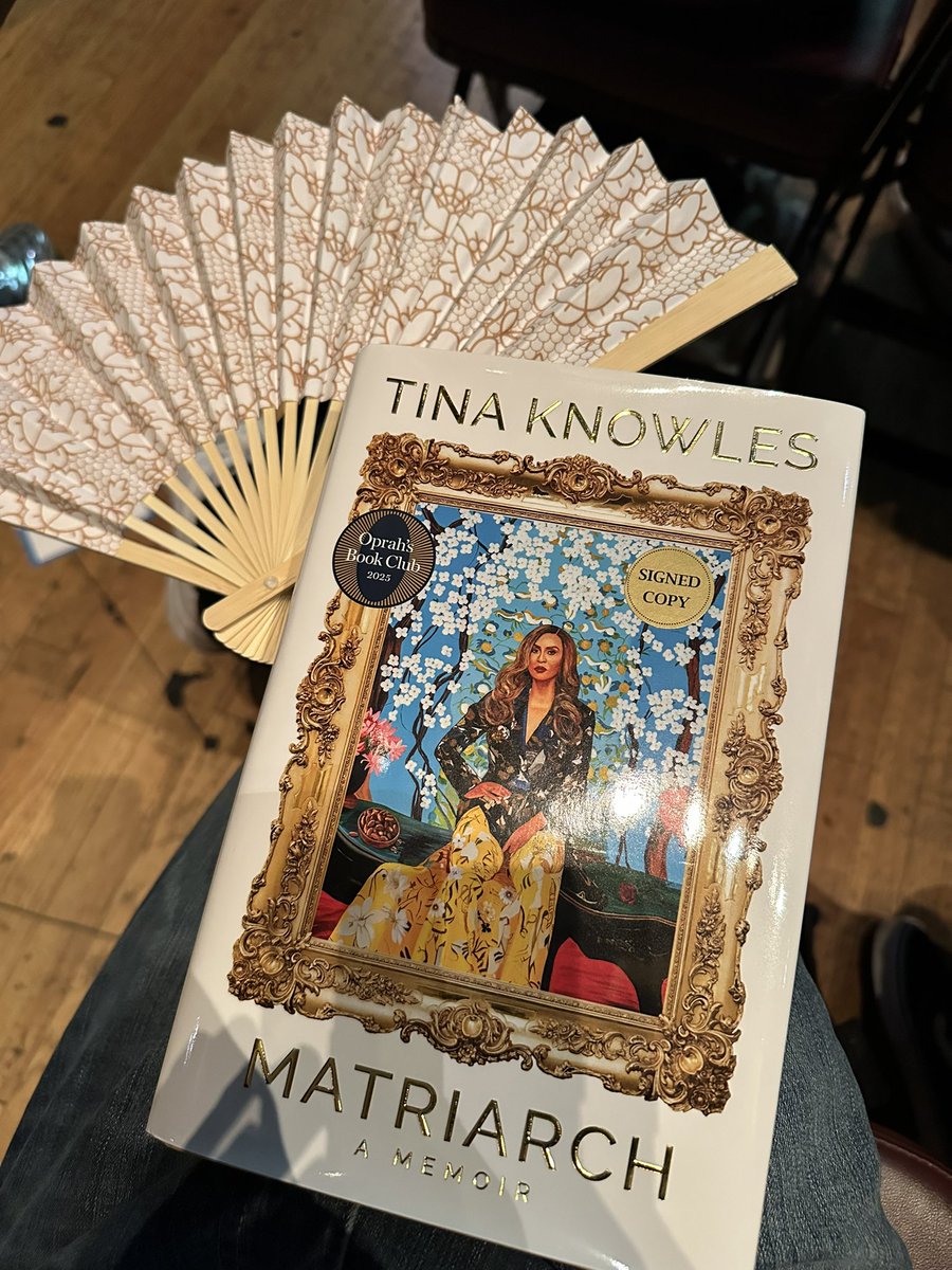 adamthevirgo's tweet photo. About to see Mama Tina! #MATRIARCHBOOK https://t.co/sjPvZeYjHW
