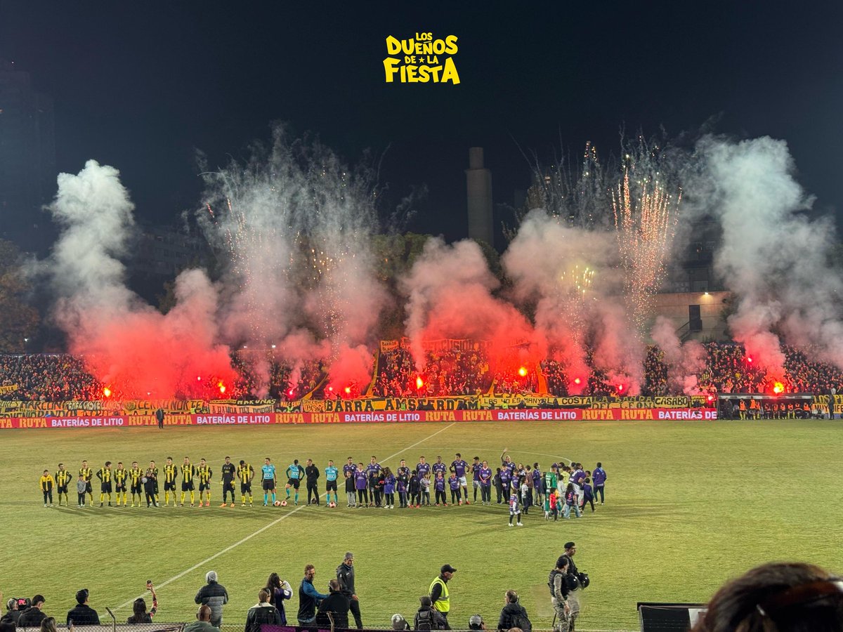Acá está PEÑAROL. Partido 10 puntos de Leo Fernández, Sosa y Umpierrez. Bien Campaña respondiendo siempre. Excelente el equipo metiendo hasta el final. Ahora a Cochabamba, a buscar el triunfo.