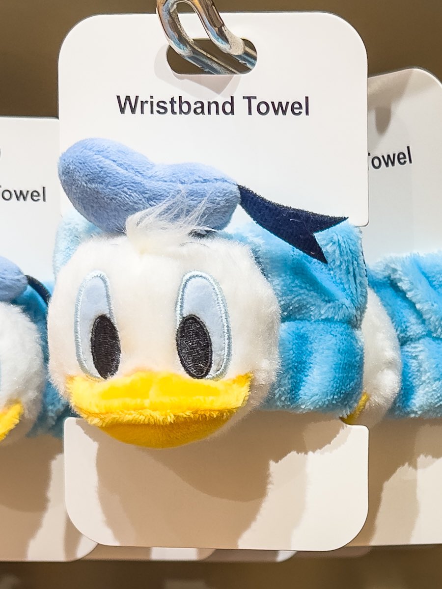 ディズニーストア グーフィー、ドナルドのリストバンド本日発売☆