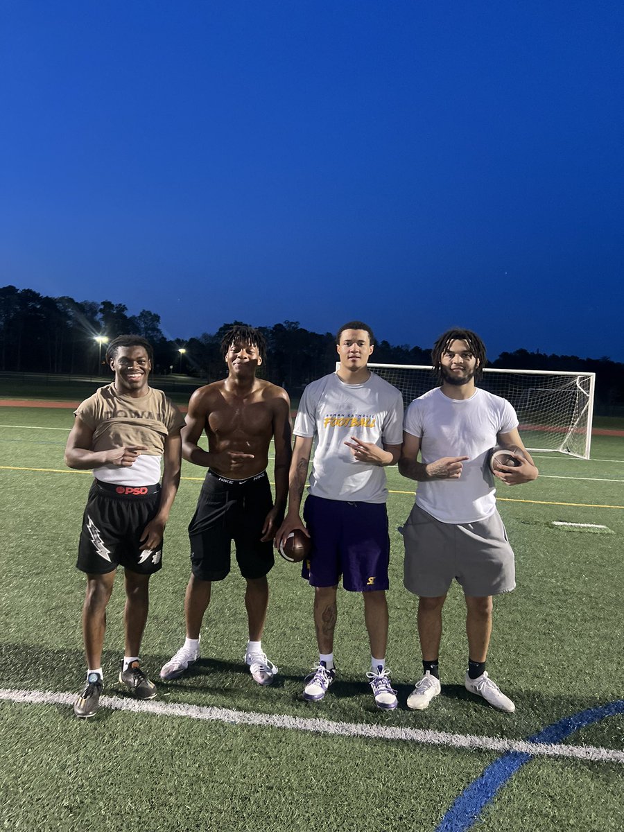 Maj_QB1's tweet image. Got some good field work in today with the guys!! @DThrul @BrionneCuff @JaedenEverett