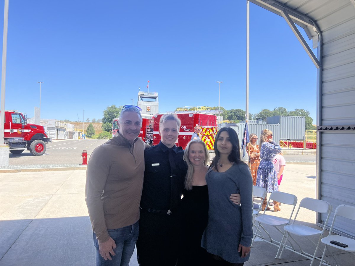 DieterHorton's tweet image. What an incredible day! My son Chas just finished his last #CALFIRE academy and now off to start his career for the County of San Mateo.  His work ethic and passion is beyond what I could dreamt. #Prouddad