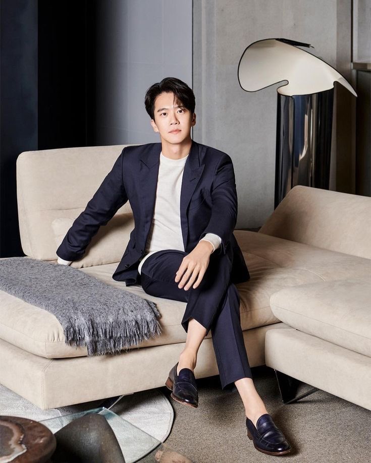 Gimana persiapan kalian hari ini? Sudah pakai baju yang rapih?