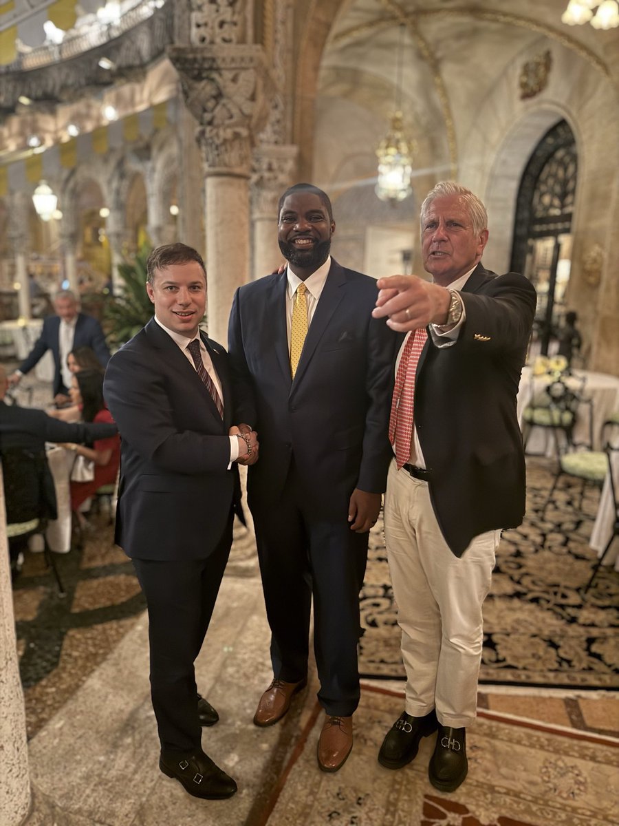 Great to see the next Governor of Florida: <a href="/ByronDonalds/">Byron Donalds</a>!