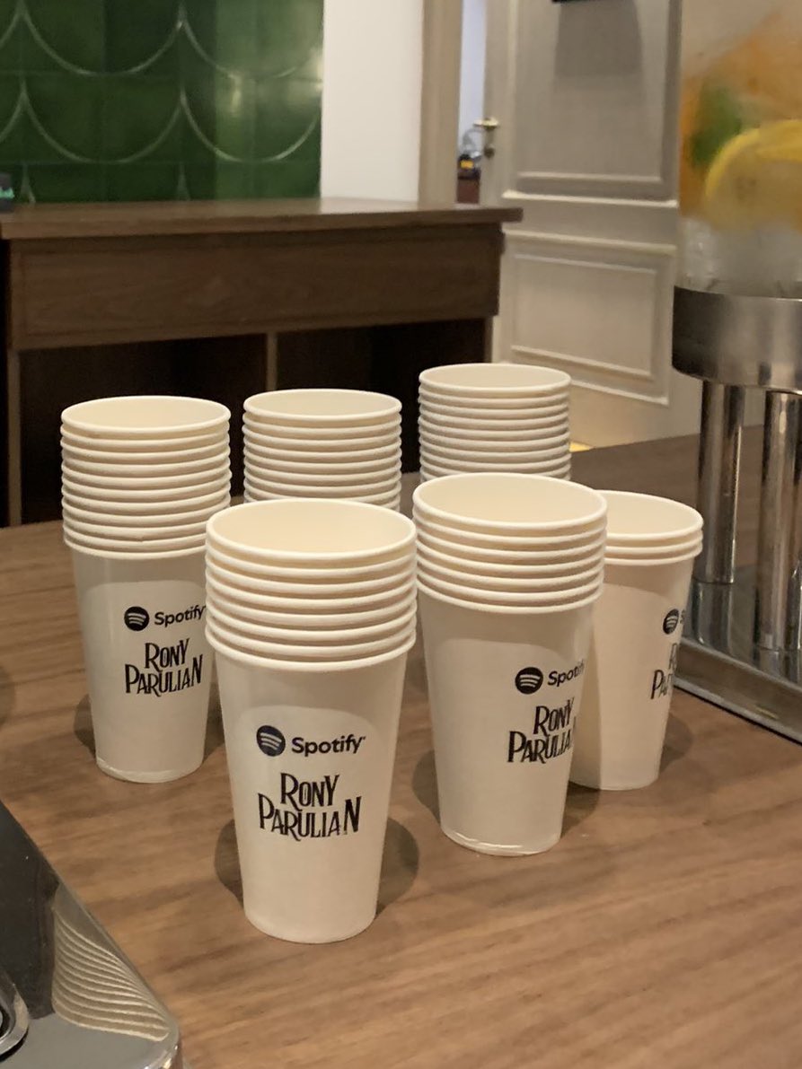 trnyta bener2 disiapin smpe detail decoration mini dessert tablenya😭 thanks y spoid