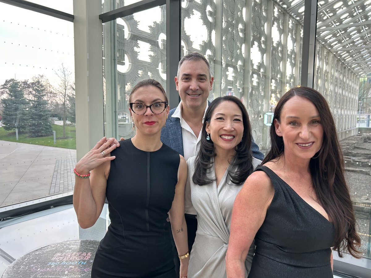 Such an honor to know these talented and successful women. We saved many lives together at <a href="/UHN/">University Health Network</a> some time ago…
At the #HFUpdate faculty dinner.
Dr <a href="/ShelleyZieroth/">Shelley Zieroth</a> Dr Stephanie Poon and Dr Kim Anderson