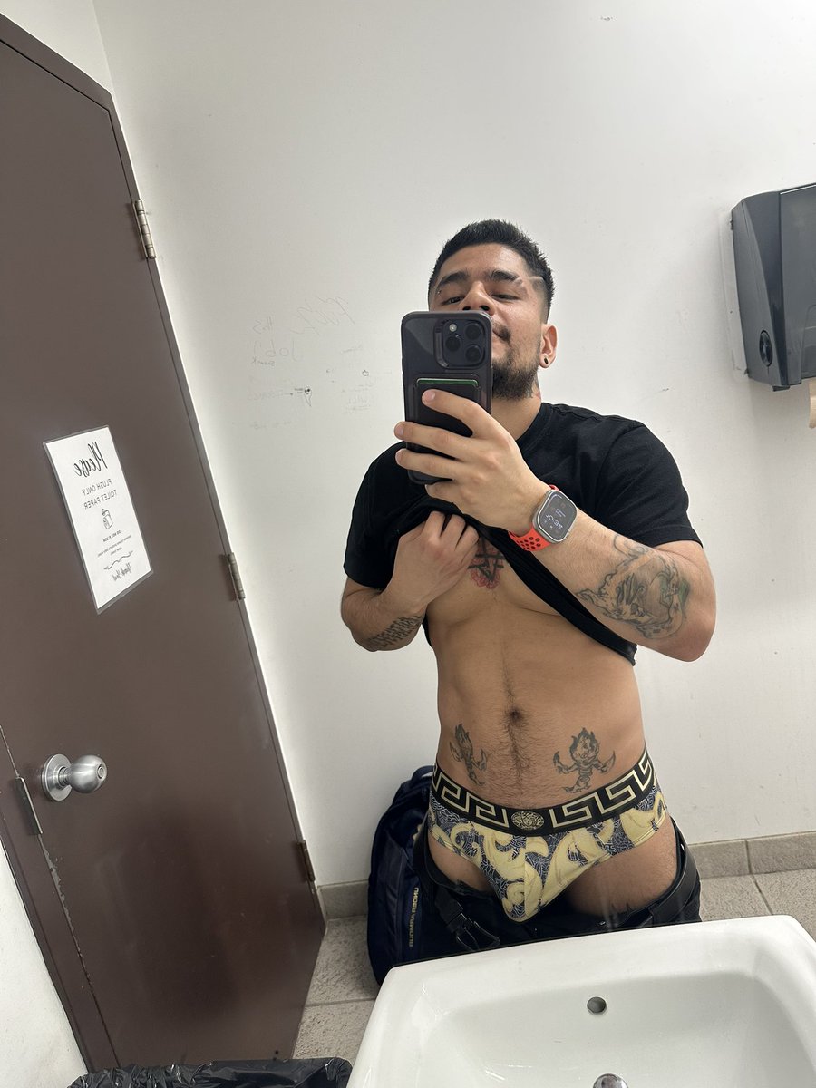 Ahora este será el lugar de las putifotos 😝😝😝