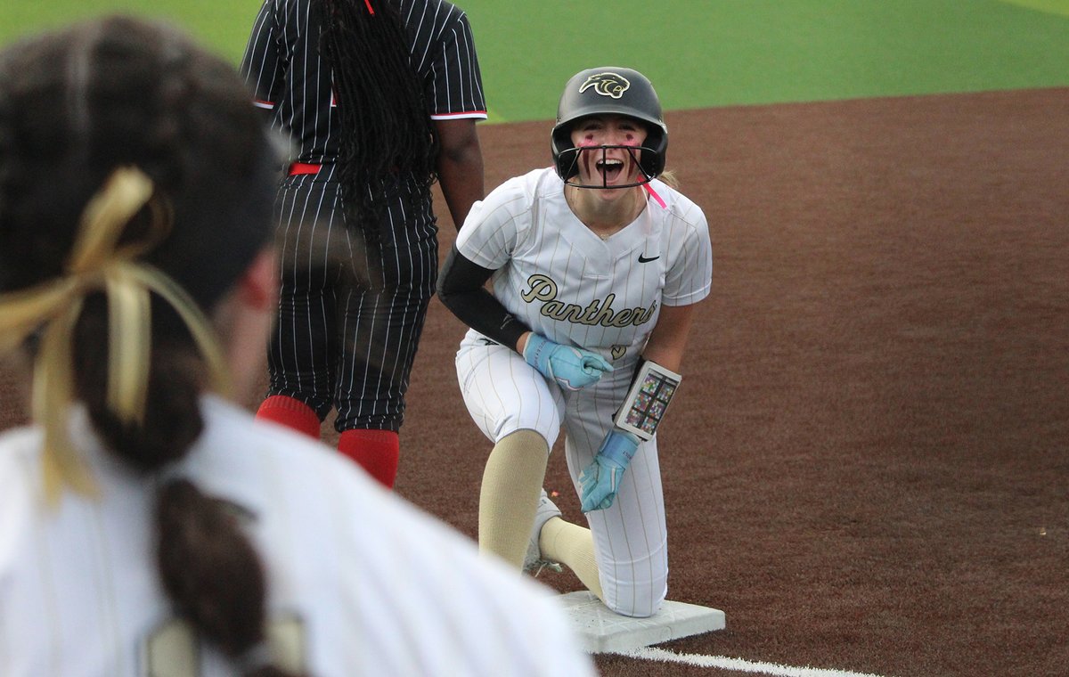 MWelchSLM's tweet image. STORY: Of the 12 innings played between @planoeastsb and South Grand Prairie in the area round of the playoffs, Plano East led for all but six at-bats. It was that kind of series for the Lady Panthers, who picked up a run-rule sweep on Friday to advance. 
starlocalmedia.com/planocourier/s…