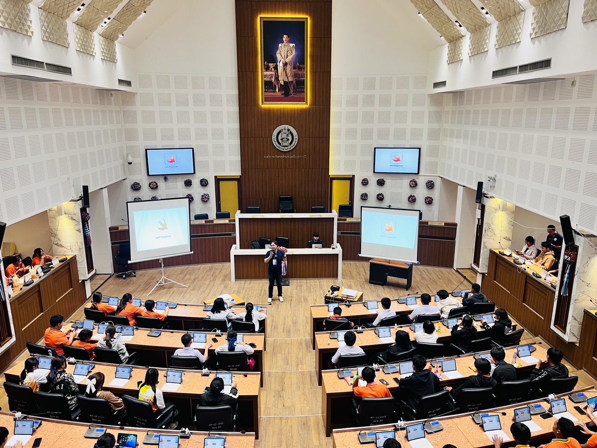 OhmZPaing09's tweet image. โรงเรียนในสังกัด อบจ. อื่นไม่รู้นะ แต่ที่นี่ อบรม coding แล้ว
#swiftplayground
#อบจอุดรธานี
#ทำมากกว่าพูด