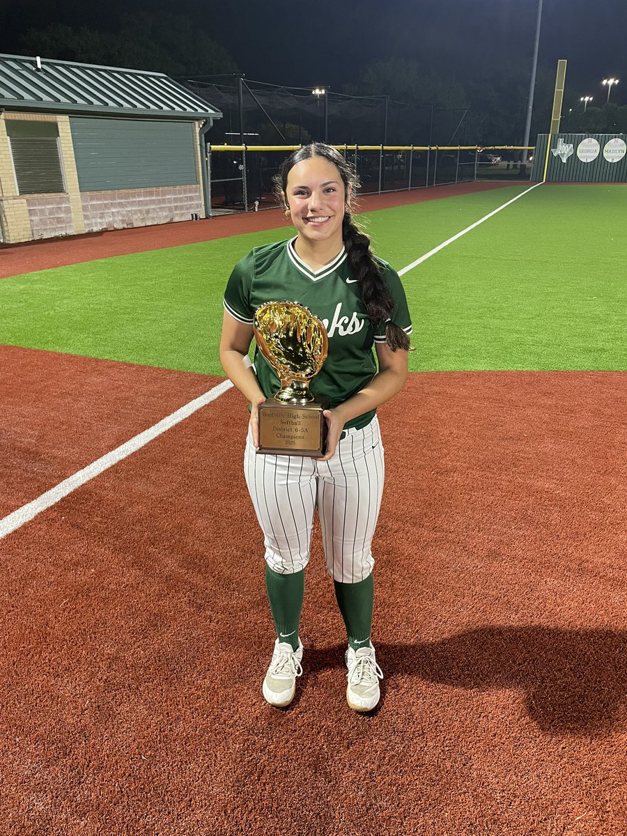 Gosset41's tweet photo. PLAYER OF THE GAME
Birdville and Centennial

Who else?
Walk off hero 

@AveryRodriguezE in the 9th to send @BHSHawkSoftball into Round 3 for the first time in 8 years!! https://t.co/o4HkErW1PR