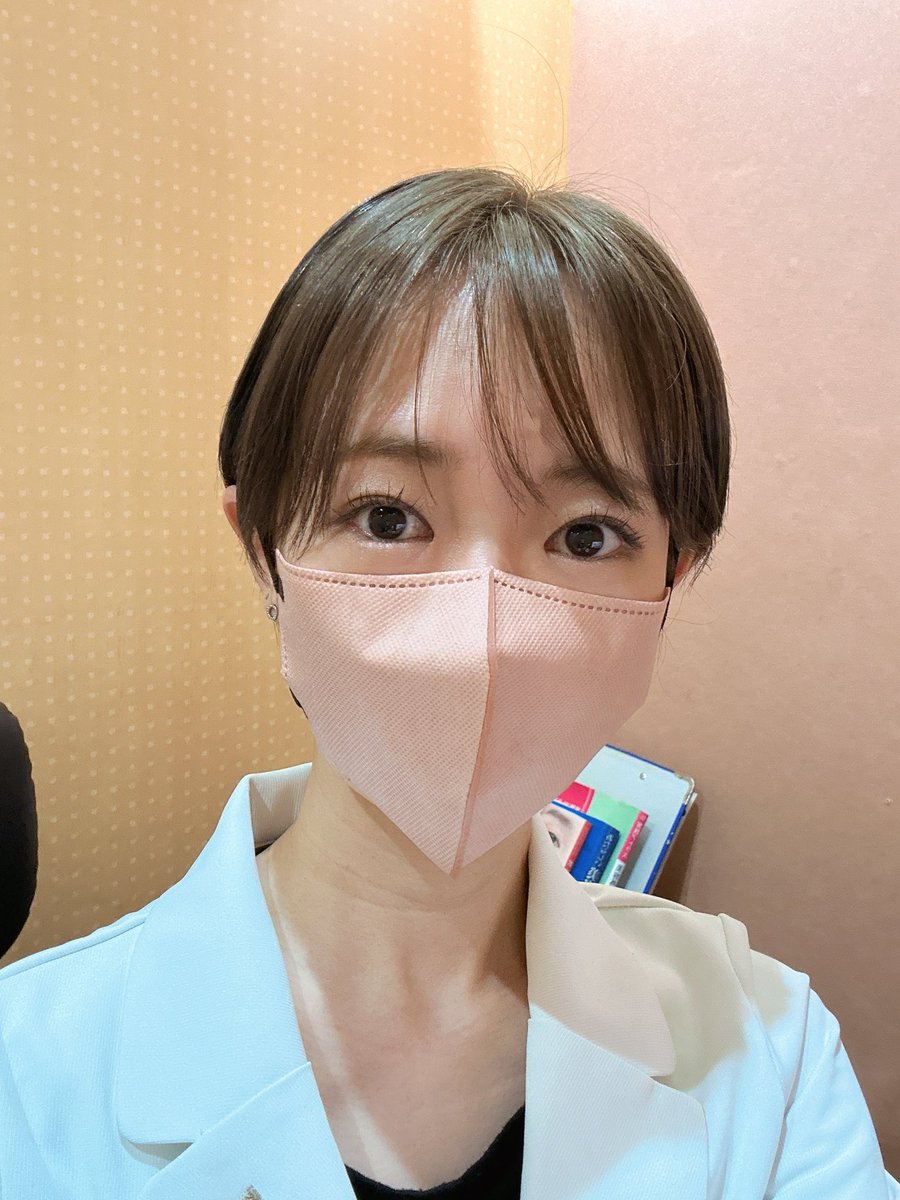 ←子供用マスク　小さめマスク→

子供用は流石に小さい…
かと言って、小さめのマスクは大きい😣
ピッタリ合うサイズがあるといいのだけど…💭