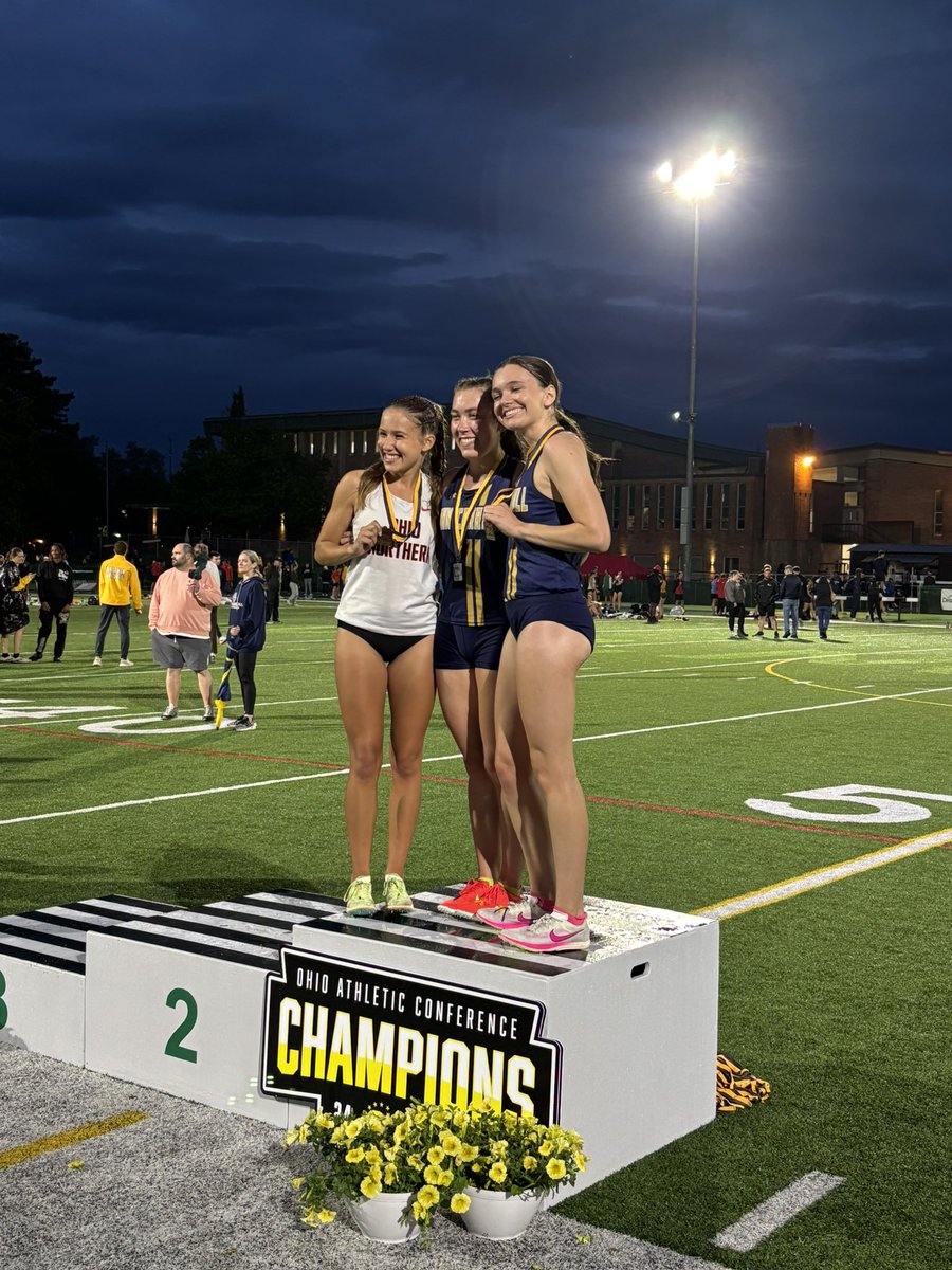 OAC CHAMPION⚡️🏆

Abby Schroff takes home the individual crown in the women’s 5000 meter run, finishing with a time of 17:56.97. 

Anne Rea secures OAC Runner Up with a time of 17:57.43 to pick up her second All-OAC honor of the weekend. 

#StreakUp | #WhyJCU | #OACs