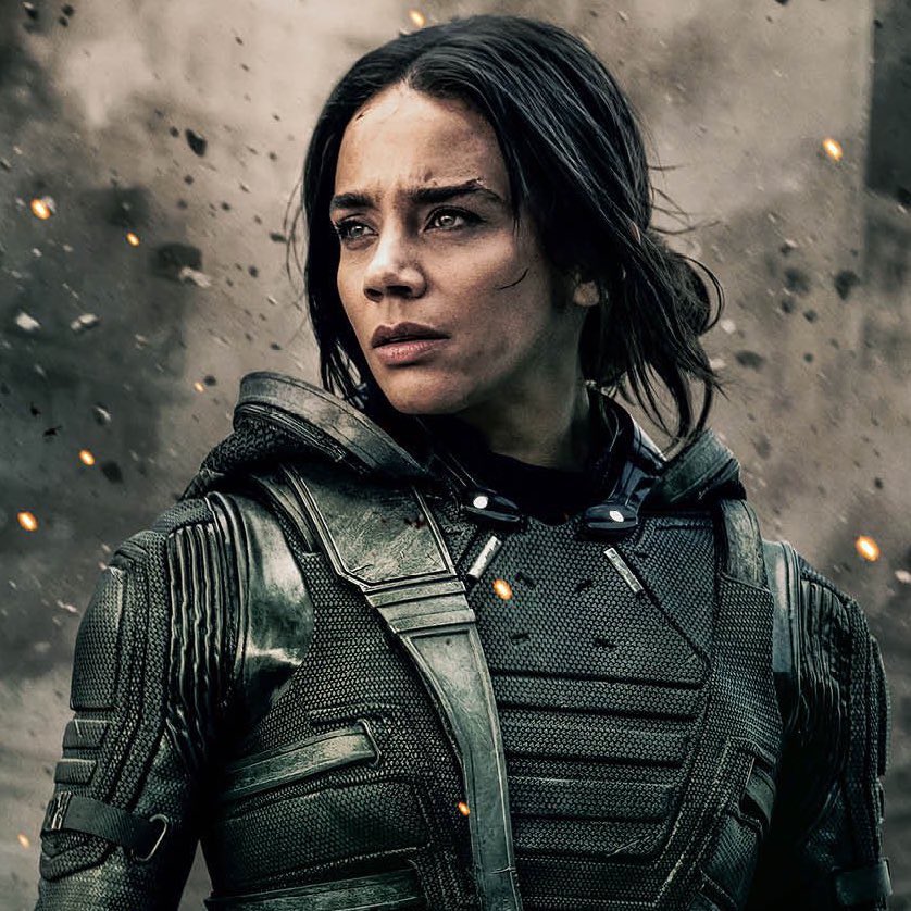 고스트 웅니 원래 초미소녀 타입의 청소하고 앳된 얼굴이었는데 캐릭터를 ㅁㅊ 7년이나 묵혔더니

피곤하고 성숙한 어른여자 얼굴로 돌아옴

지쟈스......
진짜 감동이 있음🥹