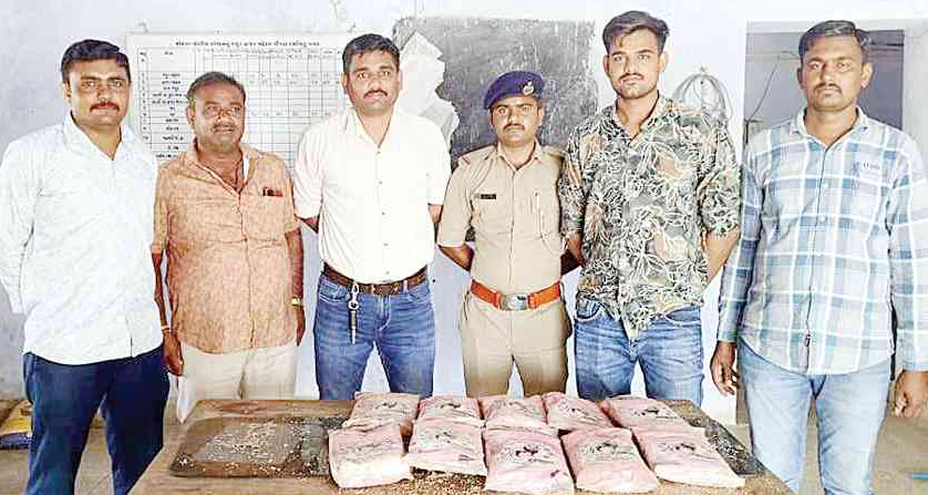 10 kg of Unclaimed Charas Packets Found on Kutch Coast