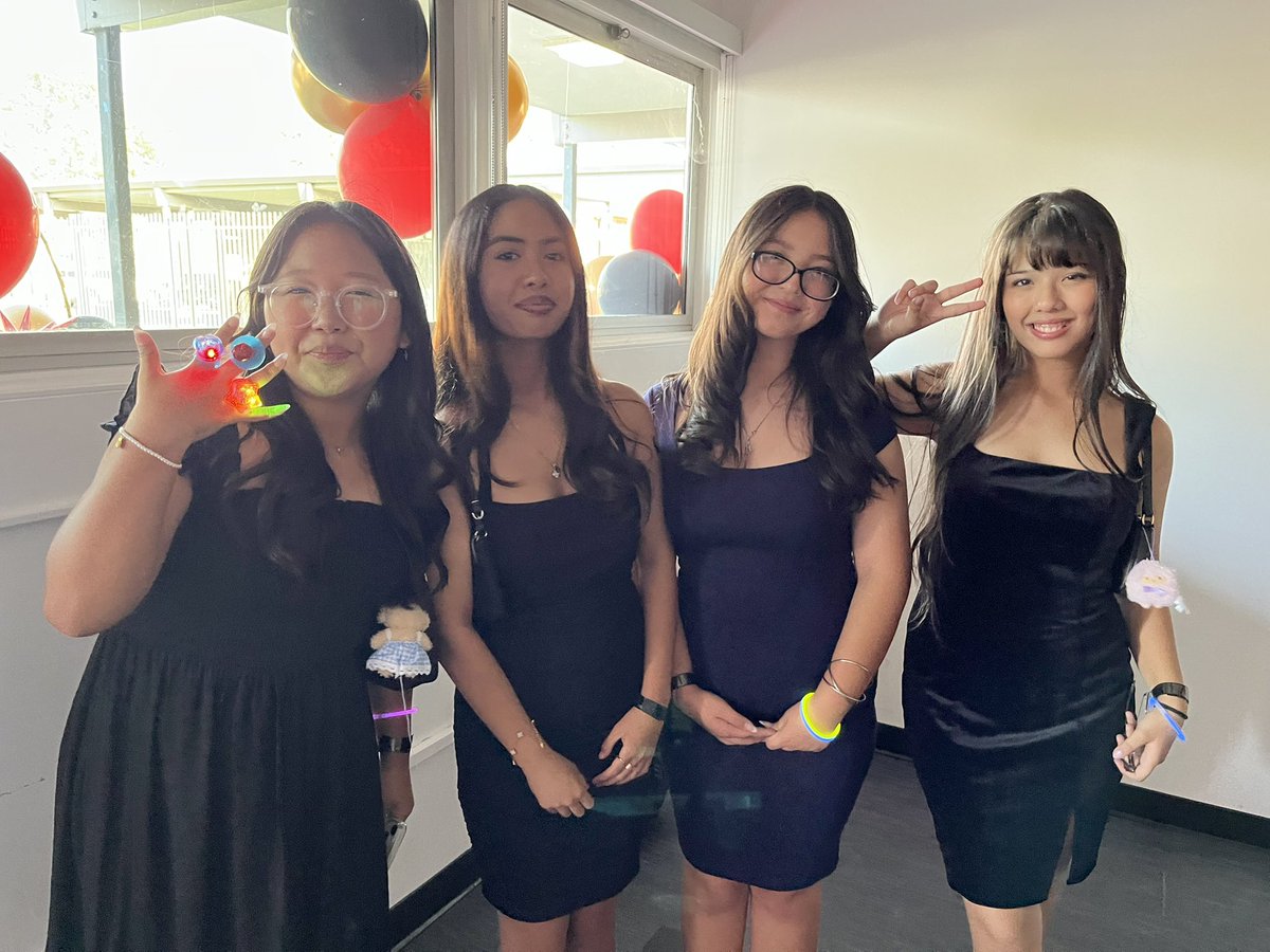 tetzlaff12351's tweet photo. 8th Grade Dance! #ABCUSD https://t.co/rPRyMtzypD