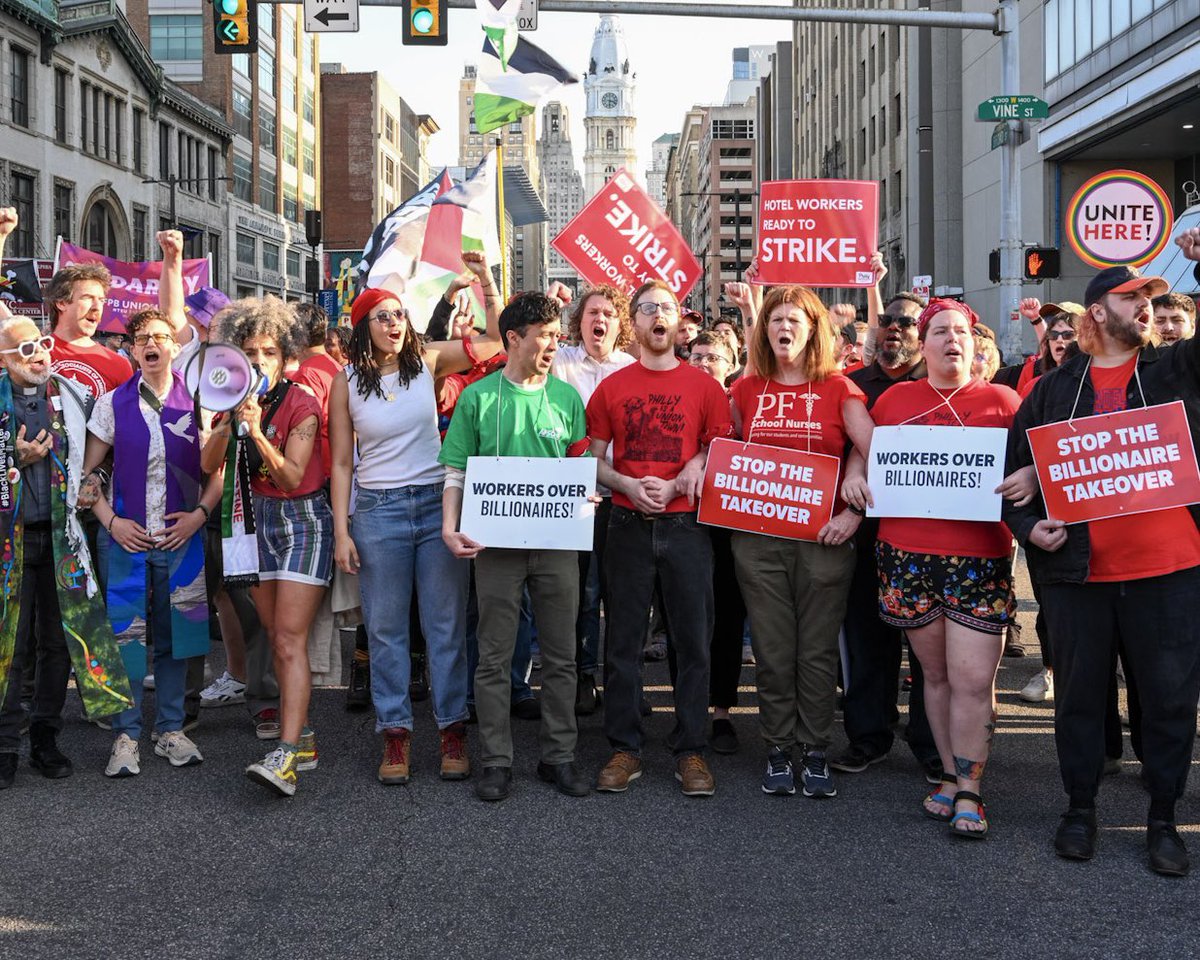 WillforPA's tweet image. Yesterday’s @phillyaflcio Workers Over Billionaires rally was an incredible moment of solidarity in support of working people.
Thousands were in attendance and 70 of us were arrested for participating in a sit-in. We will continue to show up ✊🏼❤️🔥
📸 @pastpostal65 , @an_piobar