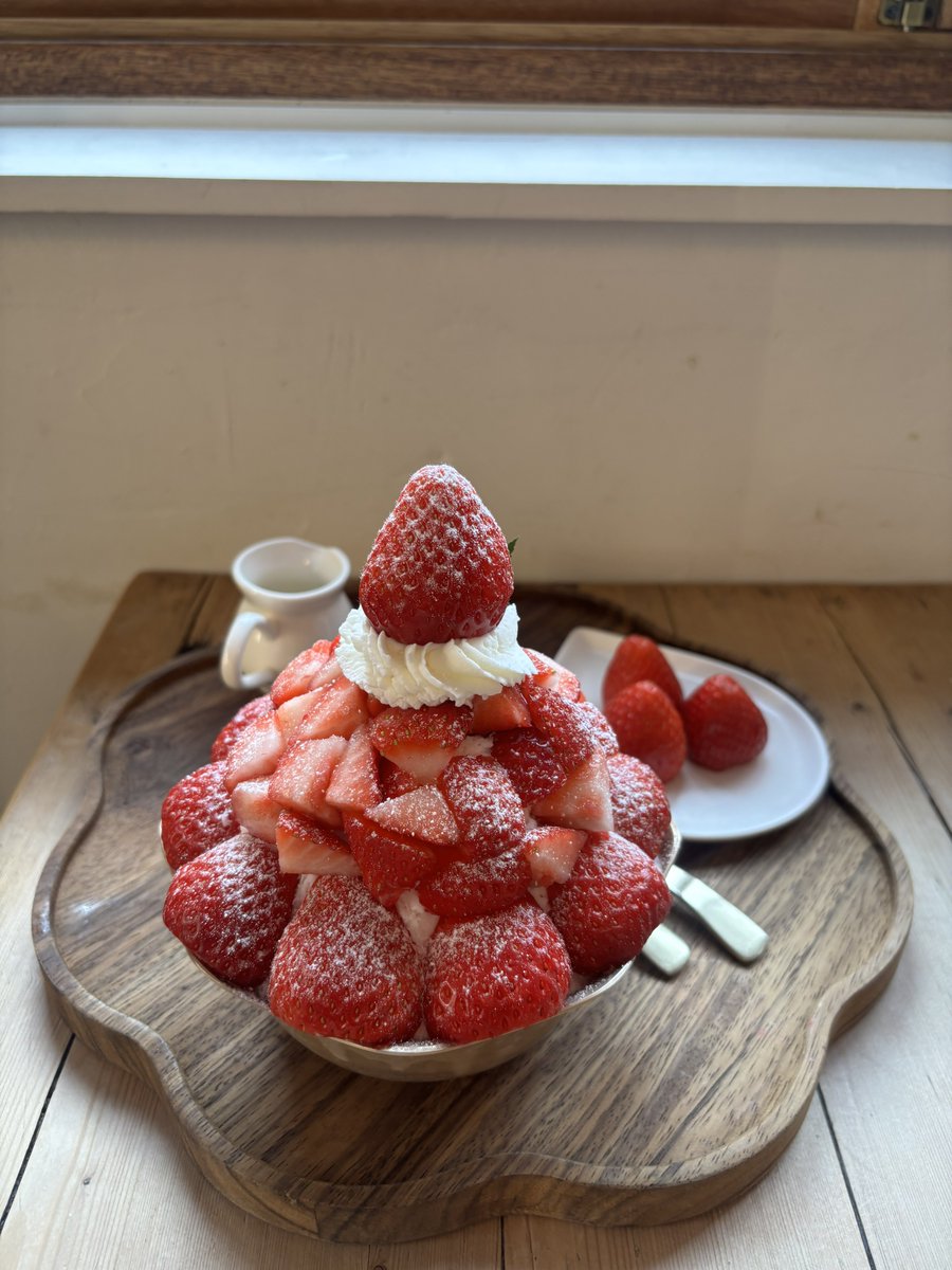 chiariines's tweet photo. 除了濟州島之外的草莓已經不吸引人了🥹

#阿瑞的30後人生連載 #seoul #korea #tripwithmom #learningandliving #autumn #trip #한국 #여행 #여행스타그램 #너무좋다 #jeju https://t.co/PC3w3lBFyi
