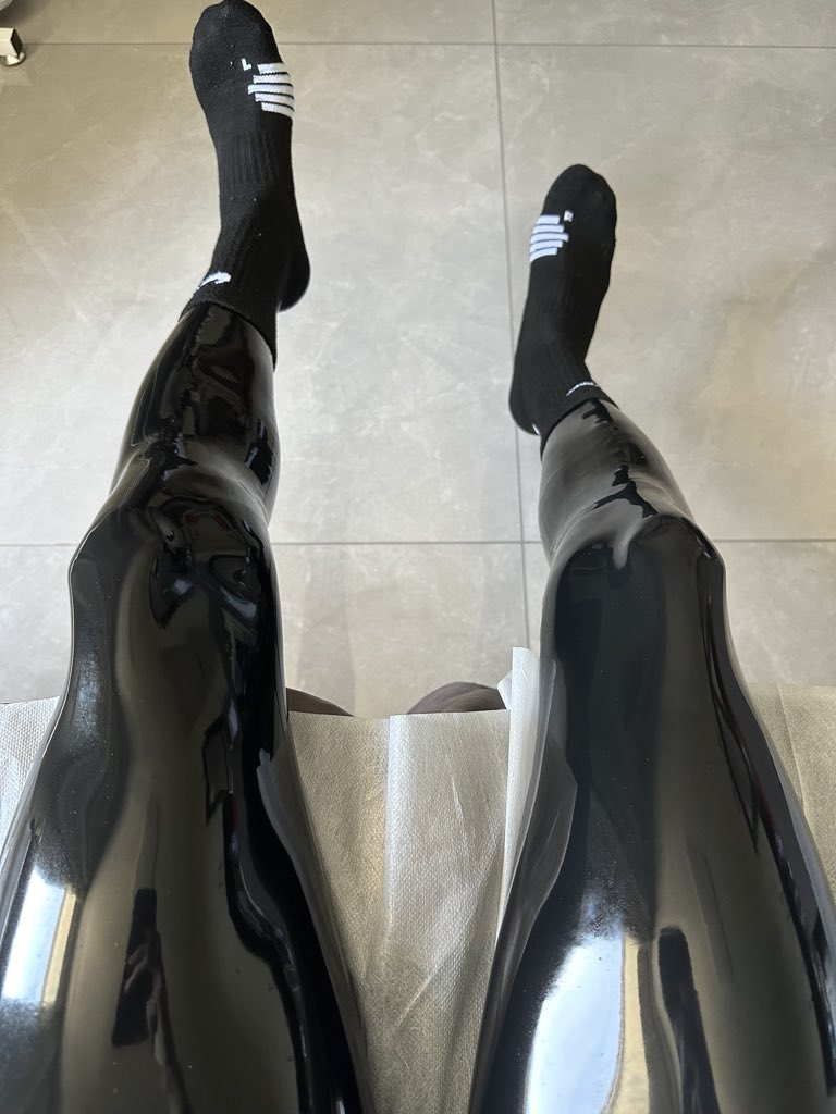 Day 3
穿胶不睡觉等于白穿