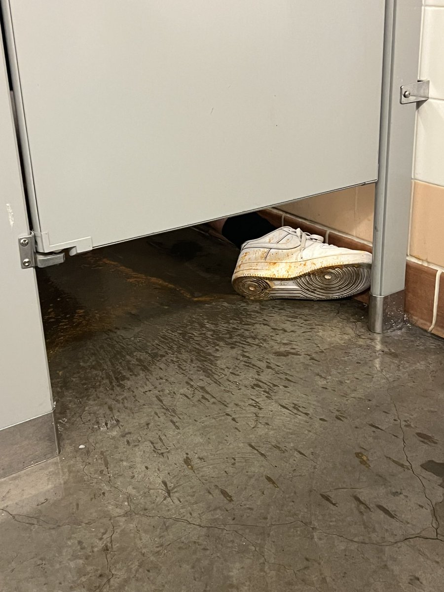 Look how it found this nigga bruh omfg he dead
