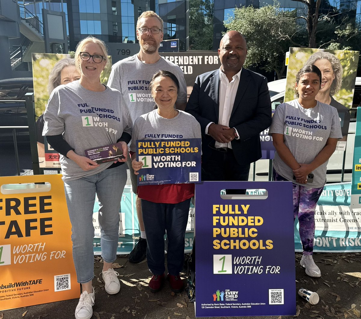 henryrajendra's tweet photo. To our volunteers in Bennelong, THANK YOU!!
#RebuildWithTAFE
#DontRiskDutton #ForEveryChild https://t.co/ZyA0vbQiZR