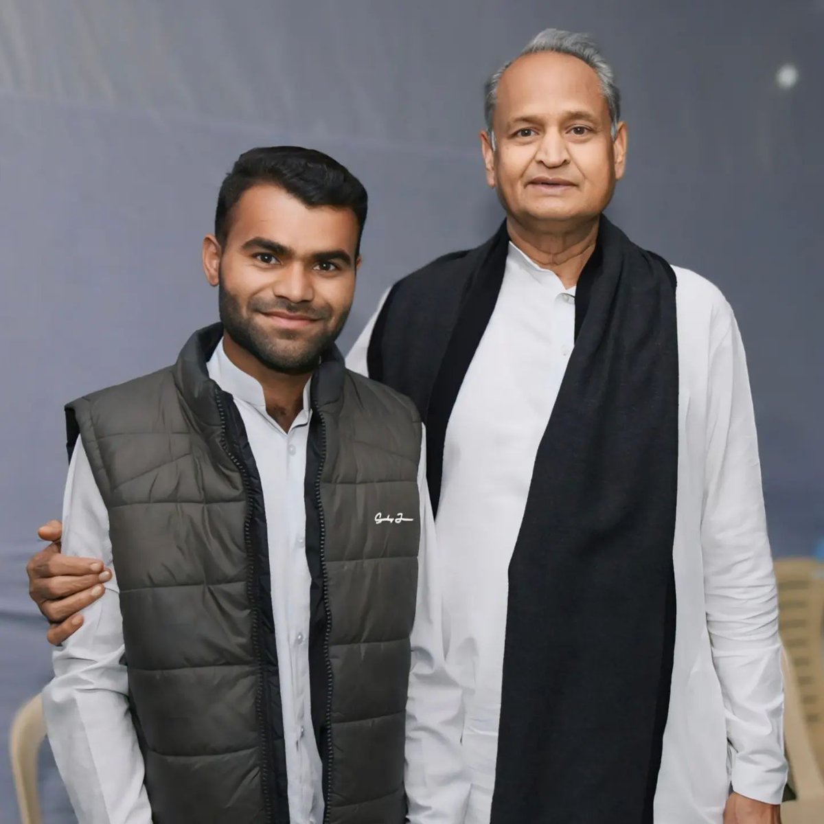 Raju Chouhan (@rajuchouhan02) on Twitter photo जन जन के नेता, आधुनिक राजस्थान के निर्माता, गरीबों के मसीहा, पूर्व मुख्यमंत्री जननायक आदरणीय श्री अशोक गहलोत साहब को जन्मदिवस की हार्दिक बधाई एवं शुभकामनाएं l
आपका जीवन जनसेवा, सद्भाव और सादगी का प्रतीक है, ईश्वर आपको उत्तम स्वास्थ्य, दीर्घायु प्रदान करें।
<a href="/ashokgehlot51/">Ashok Gehlot</a> जन जन के नेता, आधुनिक राजस्थान के निर्माता, गरीबों के मसीहा, पूर्व मुख्यमंत्री जननायक आदरणीय श्री अशोक गहलोत साहब को जन्मदिवस की हार्दिक बधाई एवं शुभकामनाएं l
आपका जीवन जनसेवा, सद्भाव और सादगी का प्रतीक है, ईश्वर आपको उत्तम स्वास्थ्य, दीर्घायु प्रदान करें।
<a href="/ashokgehlot51/">Ashok Gehlot</a>