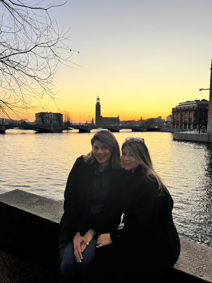 JoPonce_'s tweet photo. Hoy vengo a citar este tweet del año pasado.
Con las fotos del eurotrip 2025.
@lauraponcemc 
🇸🇪🇨🇿🇫🇮🇪🇸 https://t.co/MZnVQXUQo7