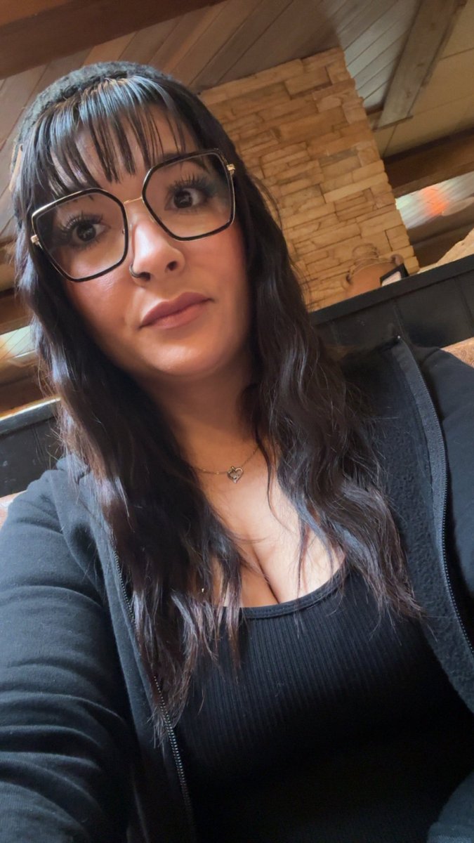 lava_goddesss's tweet photo. Dinner date! 🖤🖤🖤 #payformydinner #fendom #paypig https://t.co/pViCdqSyz1