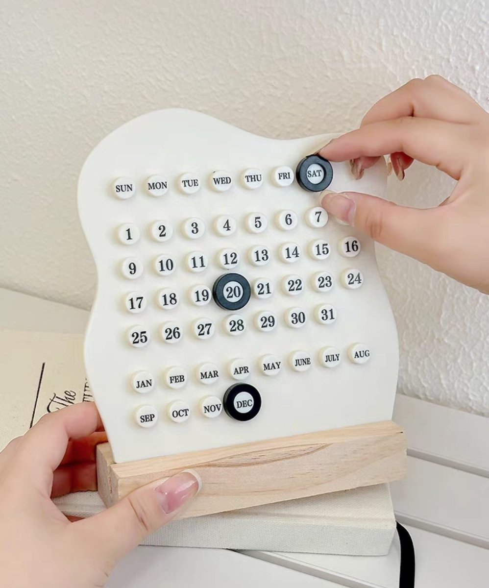 NamiNft's tweet image. ปฏิทินที่เกร๋มาก เอาไป #แต่งบ้าน #แต่งห้องนอน #ห้องห้องทำงาน ได้เลย ✨️✨️ มี 2 สี (ขาว,ดำ)
.
พิกัด
🧡 s.shopee.co.th/1qPBHoGLWp
💙 s.lazada.co.th/s.wbniS