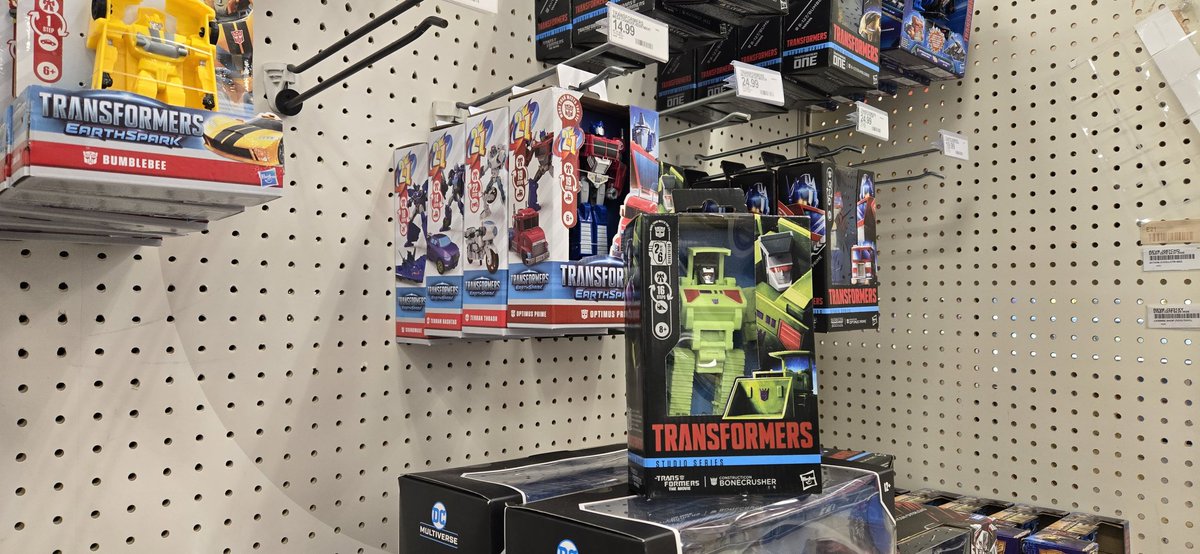 <a href="/TF_alerts/">TF Alerts</a> 86 Bonecrusher and ES Soundwave spotted at Target