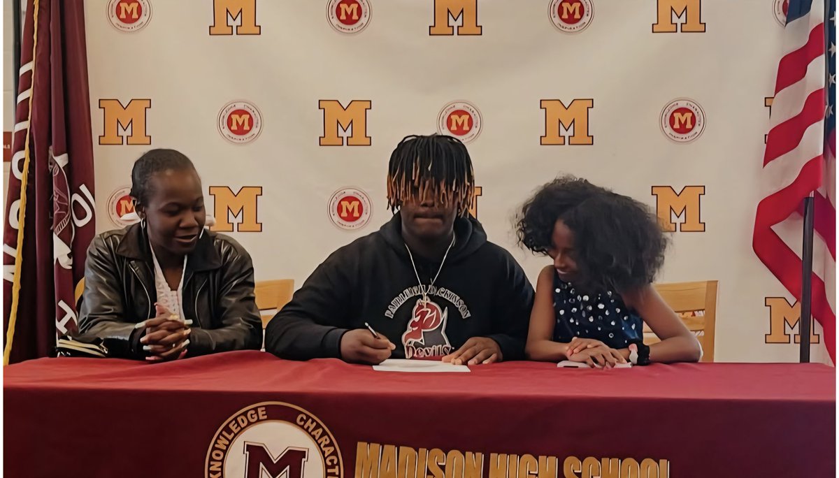 Congratulations to Aaron Leak for continuing his football career at FDU.