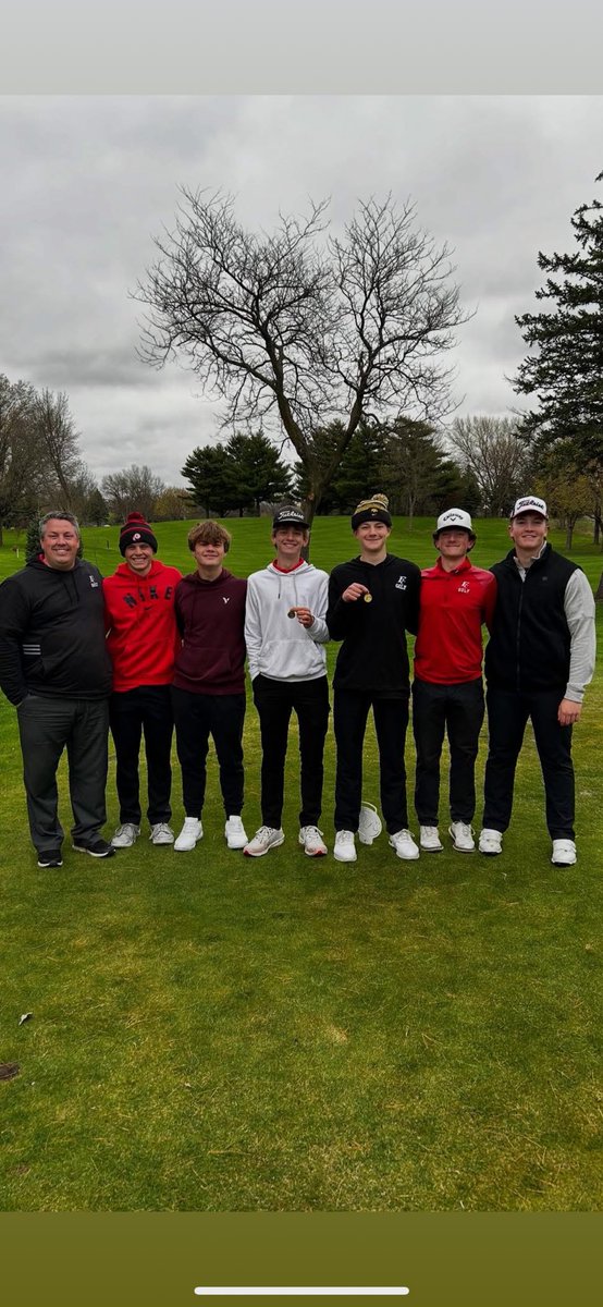FCgolfCoach's tweet photo. Friday night roundup from Bear Creek: Boys place 1st as a team with a 154. Peyton medalist 36, Runner up Cobe with a 37. Girls place 2nd in their triangular, paced by Lindsay's season best 44. Nice work, and keep working and it! Sorry,didn't have the girls photo. @IowaGolfPreps https://t.co/3qDruwczB6