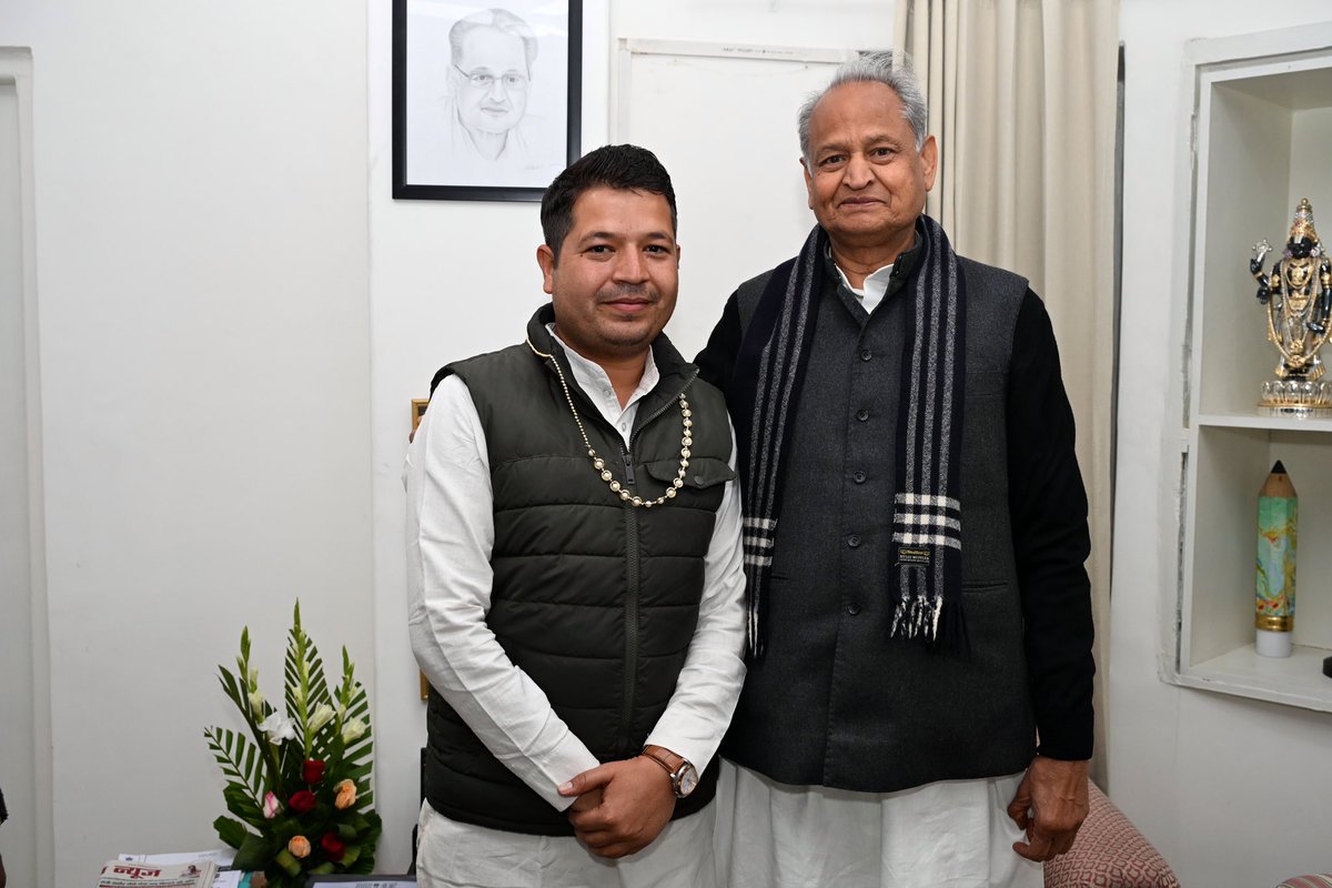 Kapil saraswat (@saraswat2018) on Twitter photo राजस्थान के पूर्व मुख्यमंत्री आदरणीय श्री अशोक गहलोत जी को जन्मदिवस की हार्दिक बधाई एवं शुभकामनाएं l <a href="/ashokgehlot51/">Ashok Gehlot</a> राजस्थान के पूर्व मुख्यमंत्री आदरणीय श्री अशोक गहलोत जी को जन्मदिवस की हार्दिक बधाई एवं शुभकामनाएं l <a href="/ashokgehlot51/">Ashok Gehlot</a>