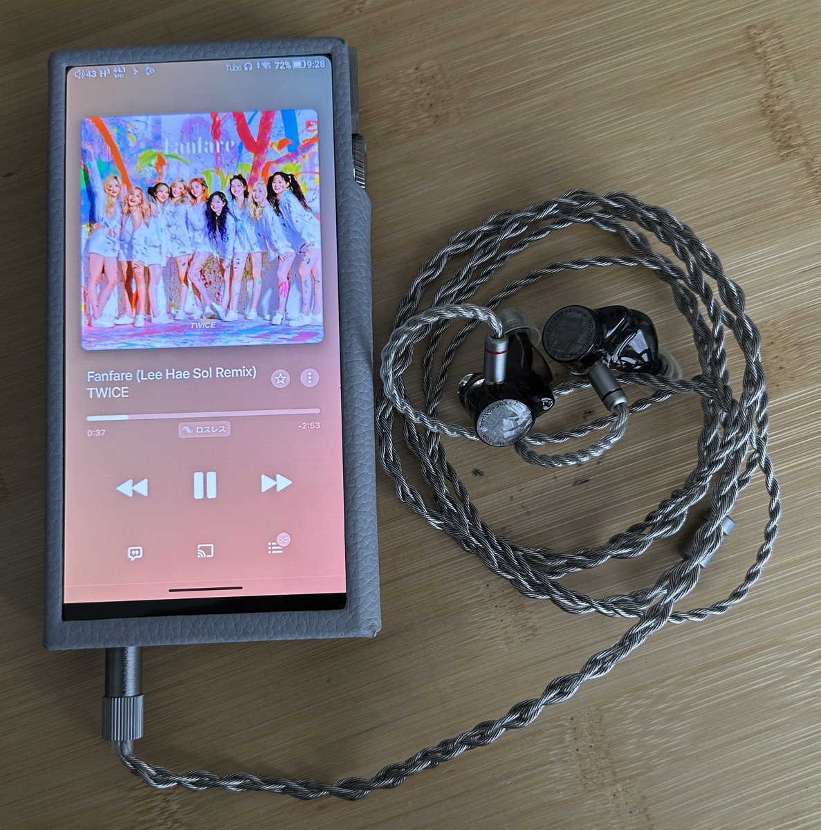 MNGです‼️
DX340のAMP16と水月雨の流星

AMP16は無音でサーってノイズが聴こえていたのですが、入れ直したら一旦落ち着きました。
TUBEもABもいいですねっ✨

流星はやべーの一言‼️
久々のイヤホン購入でしたが、素晴らしいの一言です👍

<a href="/iBassoAudio_JP/">iBasso Audio Japan</a> 
<a href="/dx340/">dx340</a>
<a href="/moondrop/">Melancholic</a>
@流星