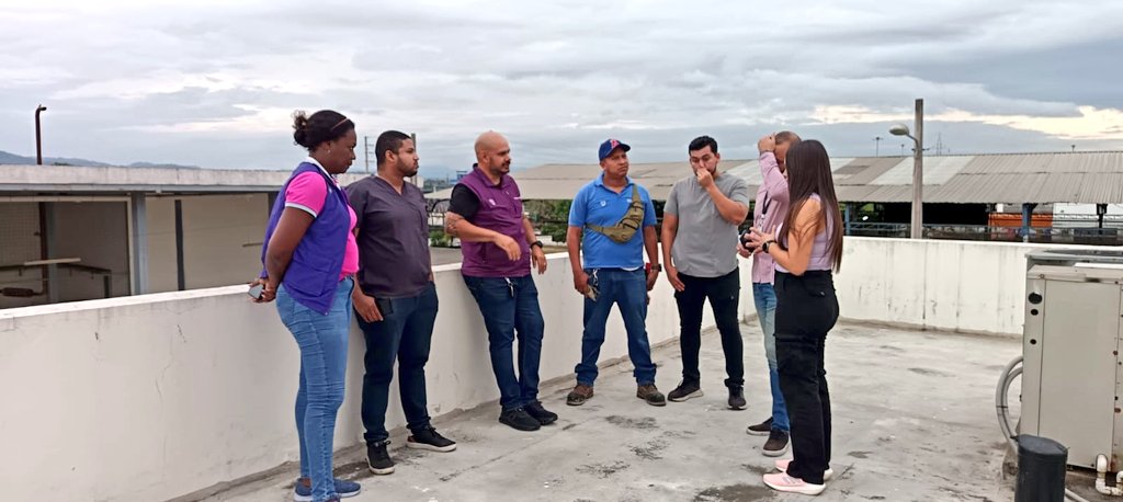 SaludImbabura's tweet photo. #MSPEnTerritorio| Johana Mejía, Coordinadora Zonal 1 de @Salud_Ec recorrió el centro de salud Tipo C Las Palmas y el Hospital Delfina Torres de Concha, posterior al evento sísmico del día de hoy para verificar el correcto funcionamiento de las mismas. 

#TrabajamosPorEsmeraldas https://t.co/AXZkI2J0nA